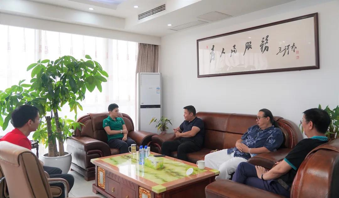 北京拳击协会副秘书长李洋莅临我会洽谈工作