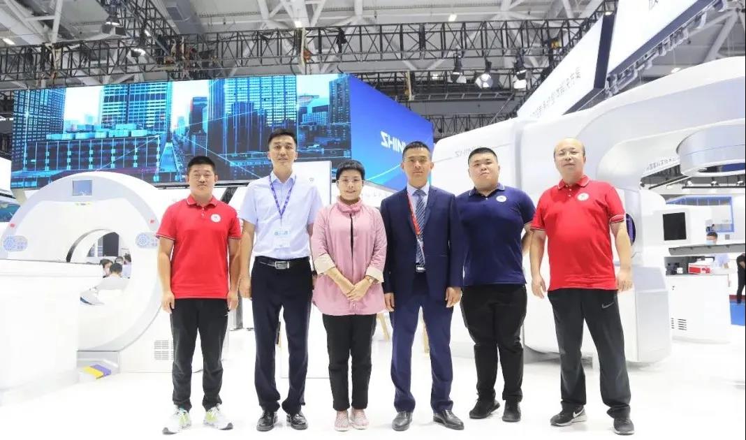 大爱传递，善行天下 | 我会蔡秘书长在第85届CMEF考察新华医疗