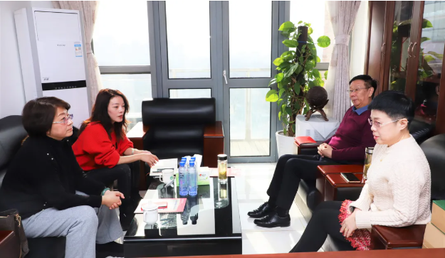 “源创”乡村振兴专项基金管委会秘书长葛红向中仁慈善领导汇报工作