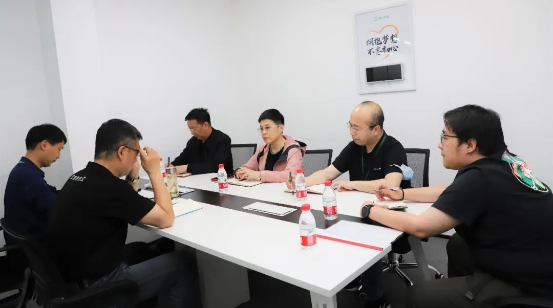 蔡理事长一行赴圆心科技洽谈“智慧健康服务平台”公益项目